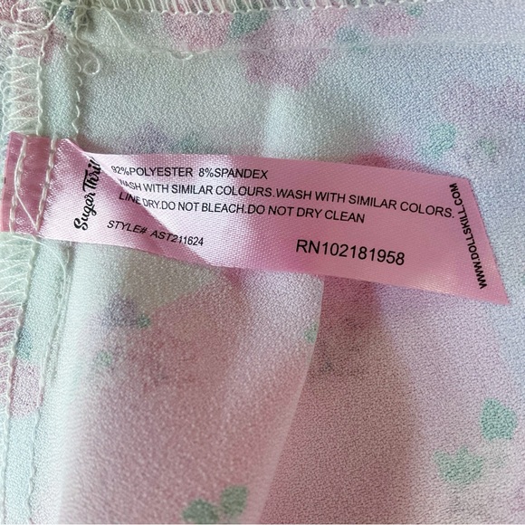 Doll’s Kill Sugar Thrillz Patchwork Rose Print Mini Skirt Size L - Picture 8 of 8